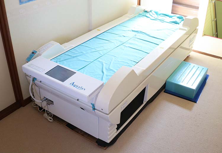 ウォーターベッド型マッサージ器